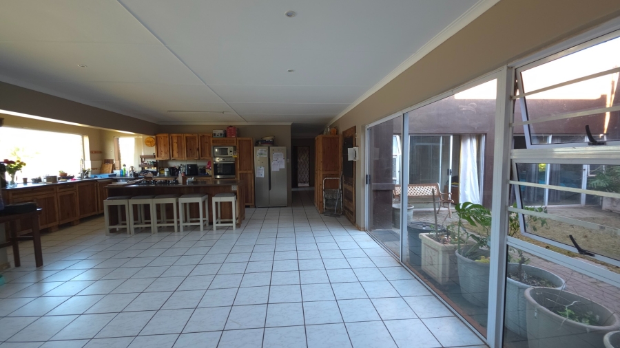 6 Bedroom Property for Sale in Bluewater Bay Western Cape